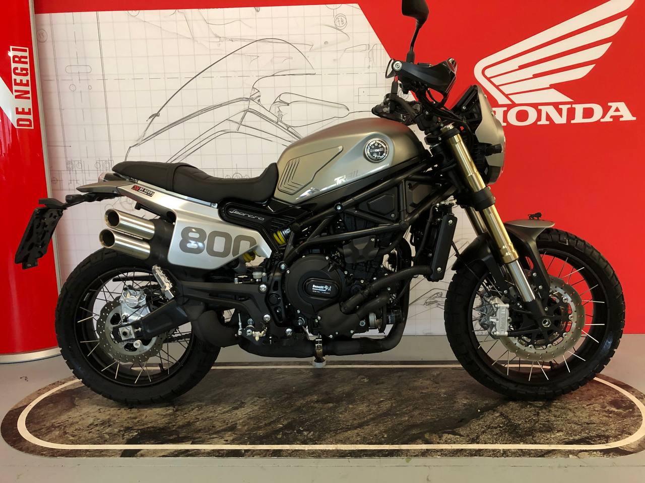 BENELLI-LEONCINO-TRAIL-4 de negri moto