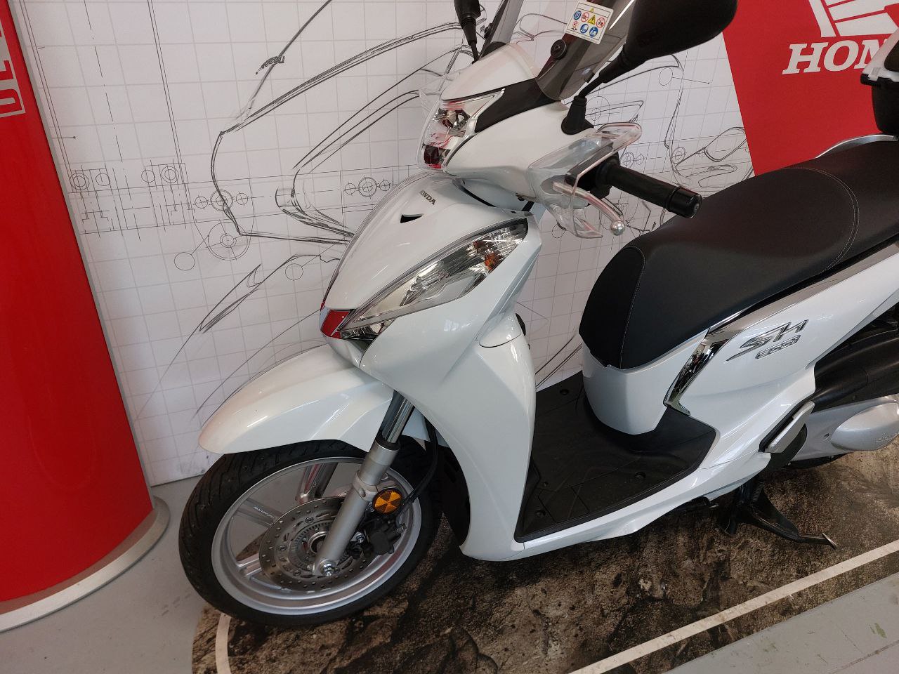 SH300 2015 BIANCO 2900EUR (6)