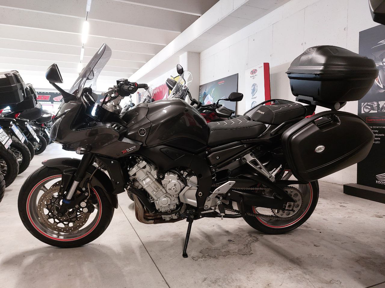 YAMAHA FAZER FZ1 2008 (3)