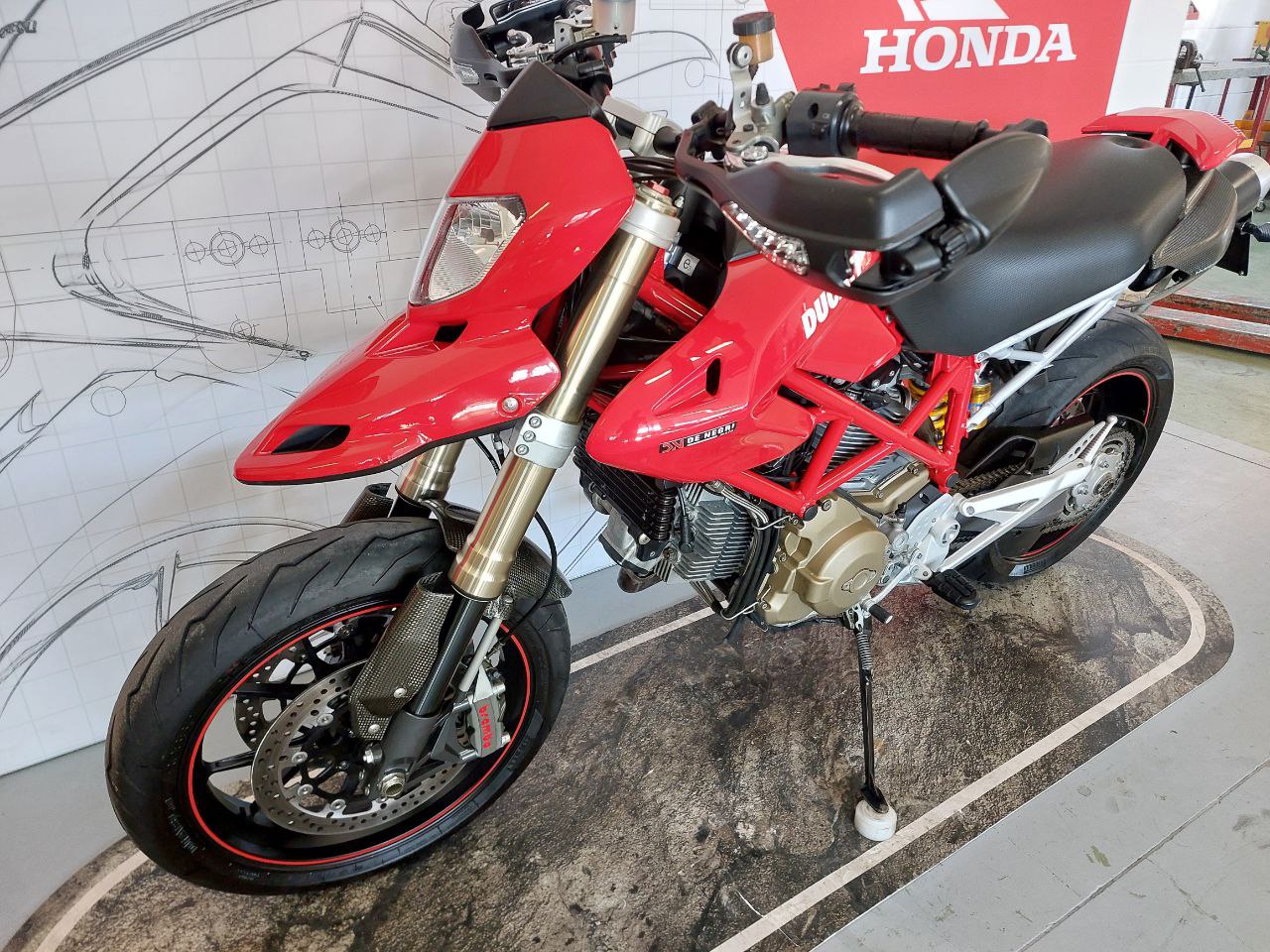 DUCATI HYPERMOTARD 1100 S 5200EURO (3)