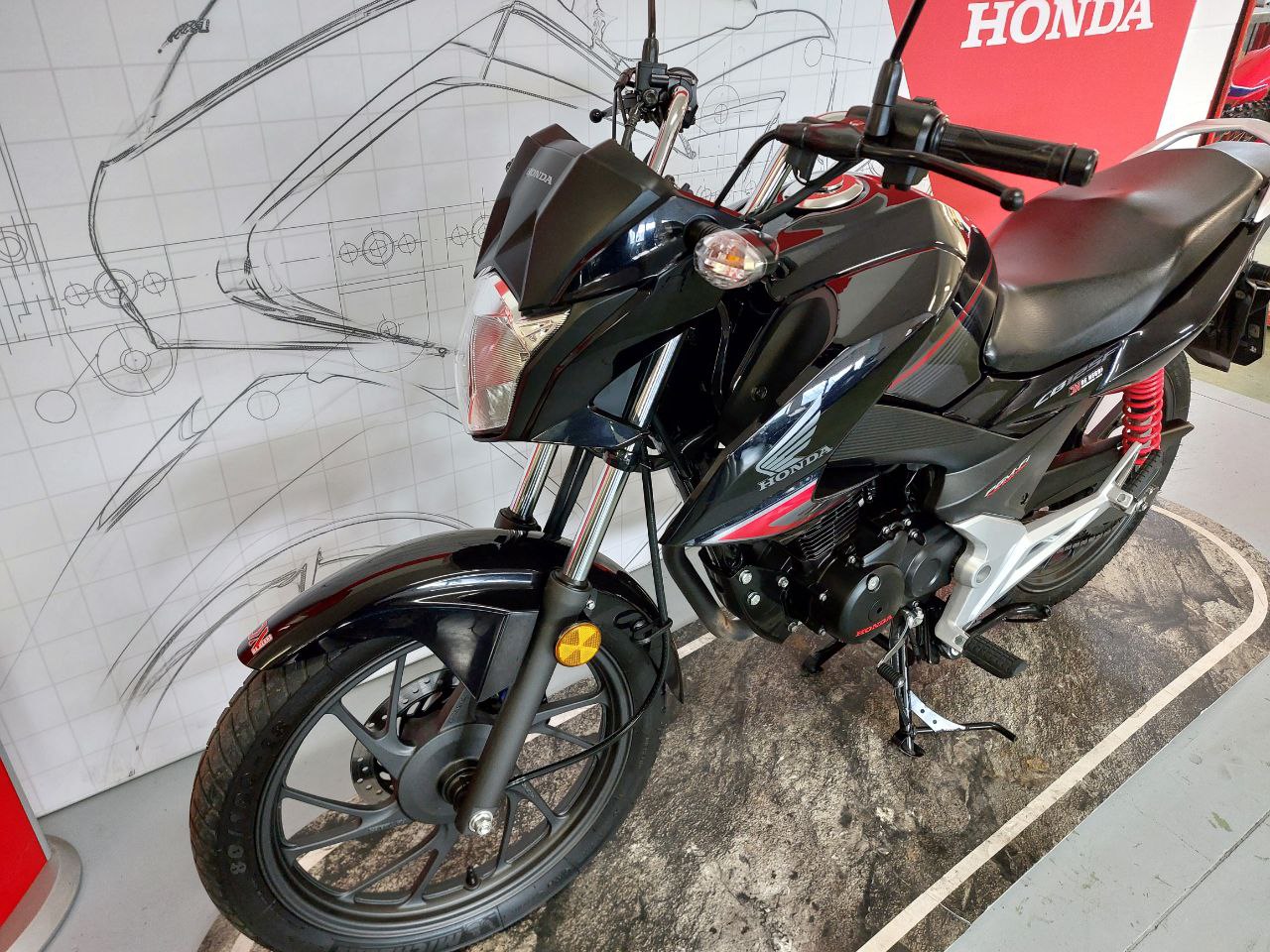 HONDA CB125F 2018 (4)