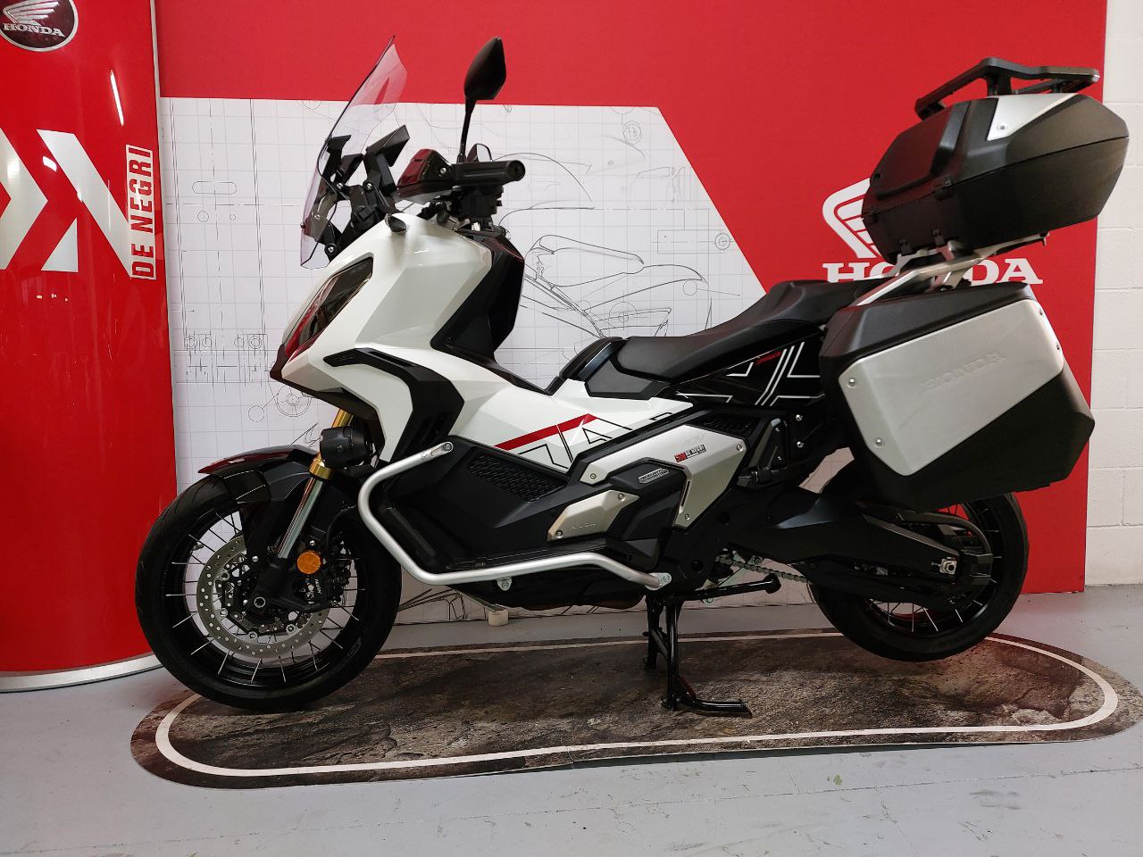 HONDA X-ADV750 2023 TRAVEL EDITION (2)