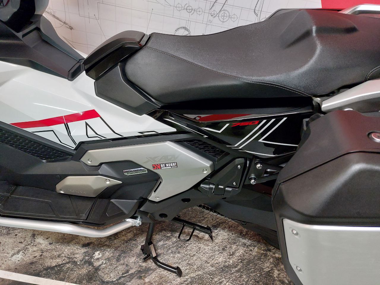 HONDA X-ADV750 2023 TRAVEL EDITION (3)