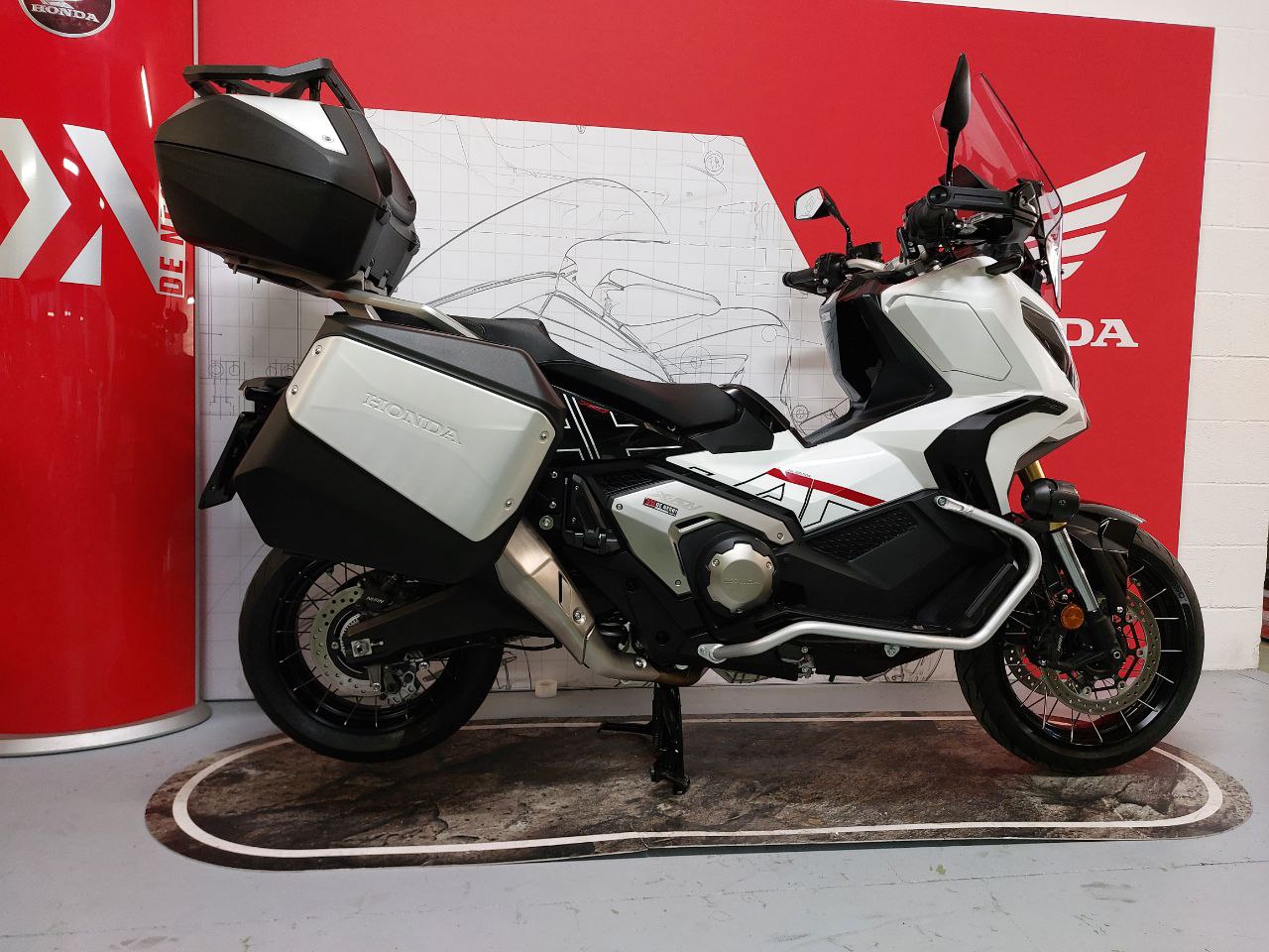 HONDA X-ADV750 2023 TRAVEL EDITION (6)