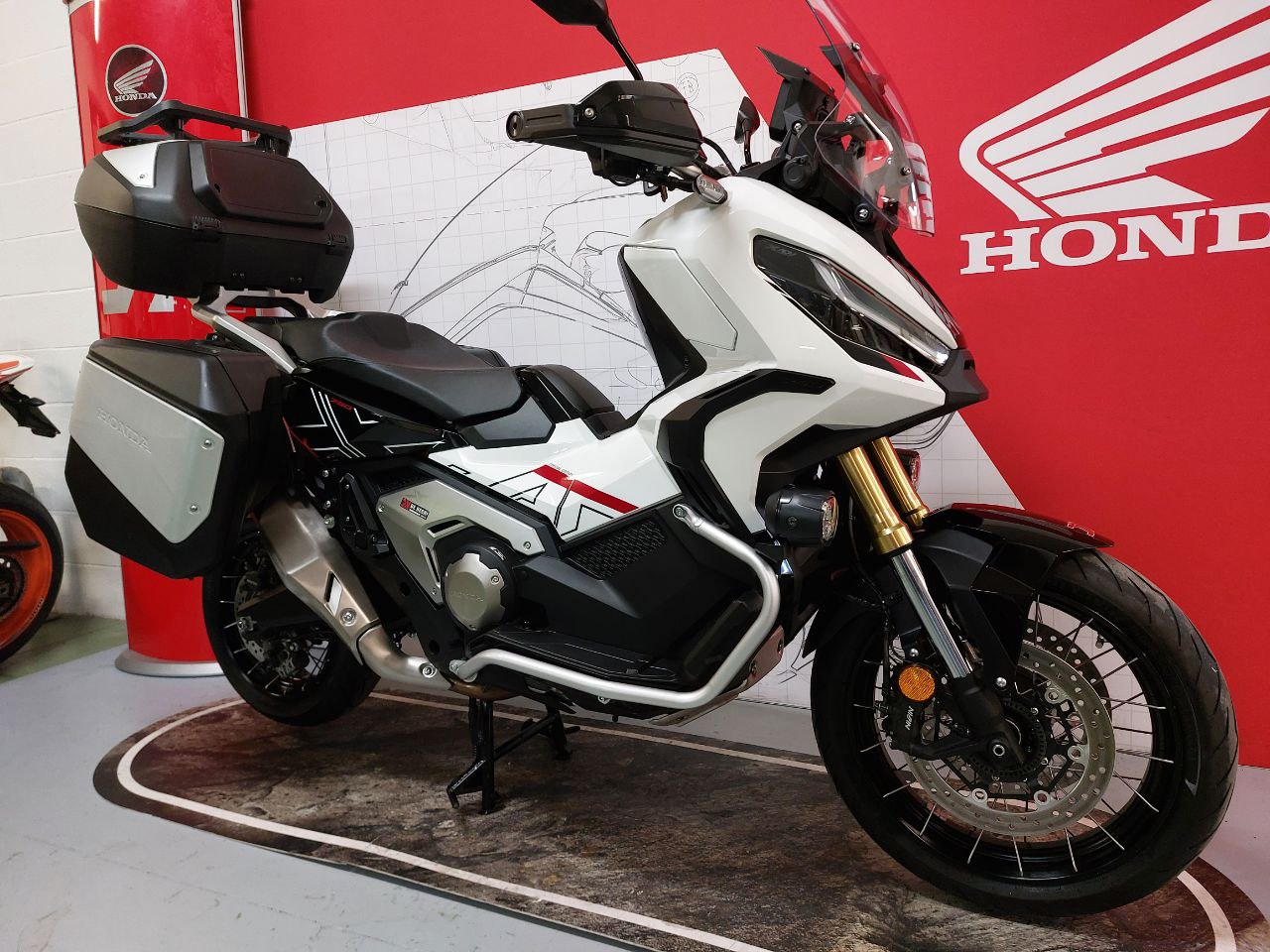 HONDA X-ADV750 2023 TRAVEL EDITION (7)